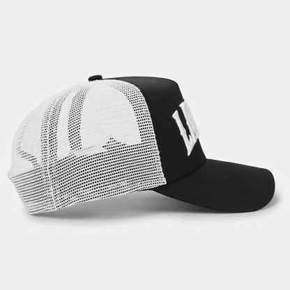 Gorra trucker negra Latino Street Style Black Noir Obsidian, vista trasera con cierre ajustable snapback