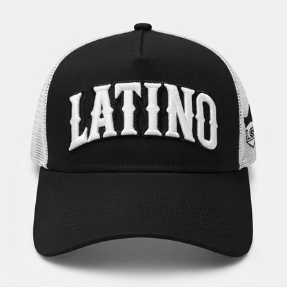 Gorra trucker negra Latino Street Style Black Noir Obsidian, vista lateral con panel de malla